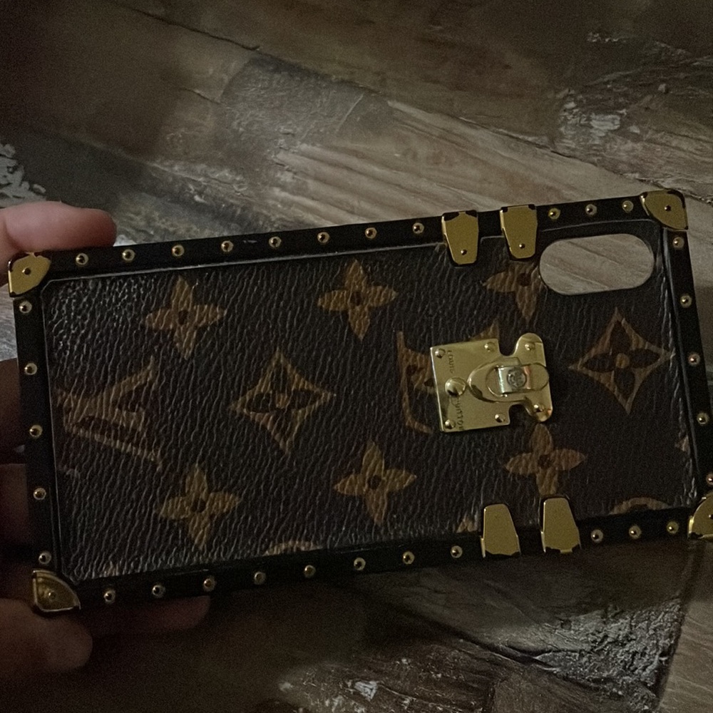 iPhone case - Picture 2 of 3